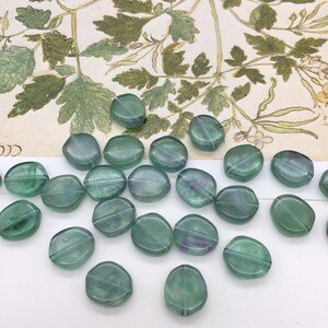 ヴィンテージ ミントグリーン プラスチックビーズ、14 mm、24 個