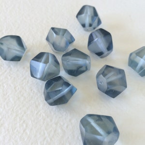 Vintage Frosted Resin Beads, Large Faceted Beads, Statement Beads, Capri Blue Beads, 17mm, 6PCS