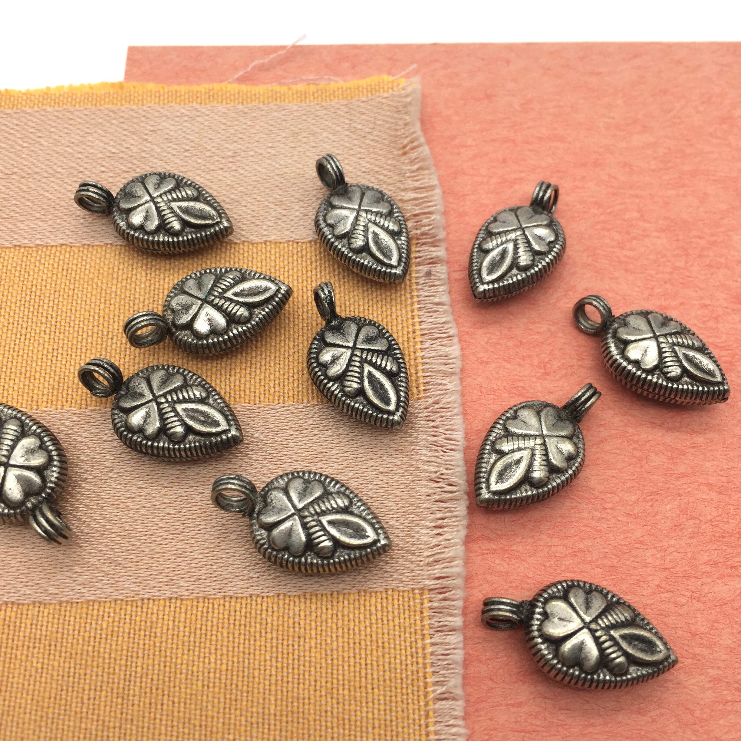 Silver Ox Metal Pendants With Loop, 15mm, 4PCS - Etsy Silver Ox Metal Pendants With Loop, 15mm, 4PCS - Etsy