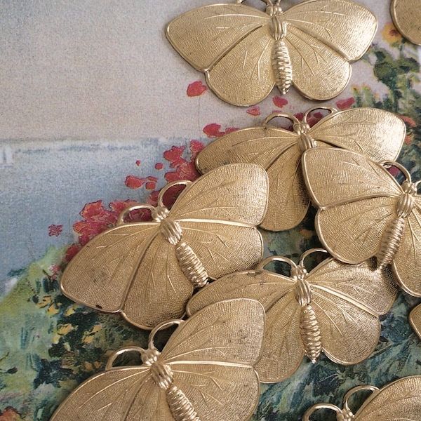 Accesorio de mariposa de latón, dije de mariposa, 46 m, fabricado en EE. UU., 1 pieza