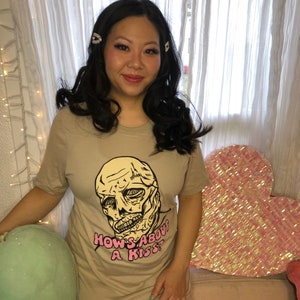 SALE How&#39;s about a kiss Unisex T-shirt