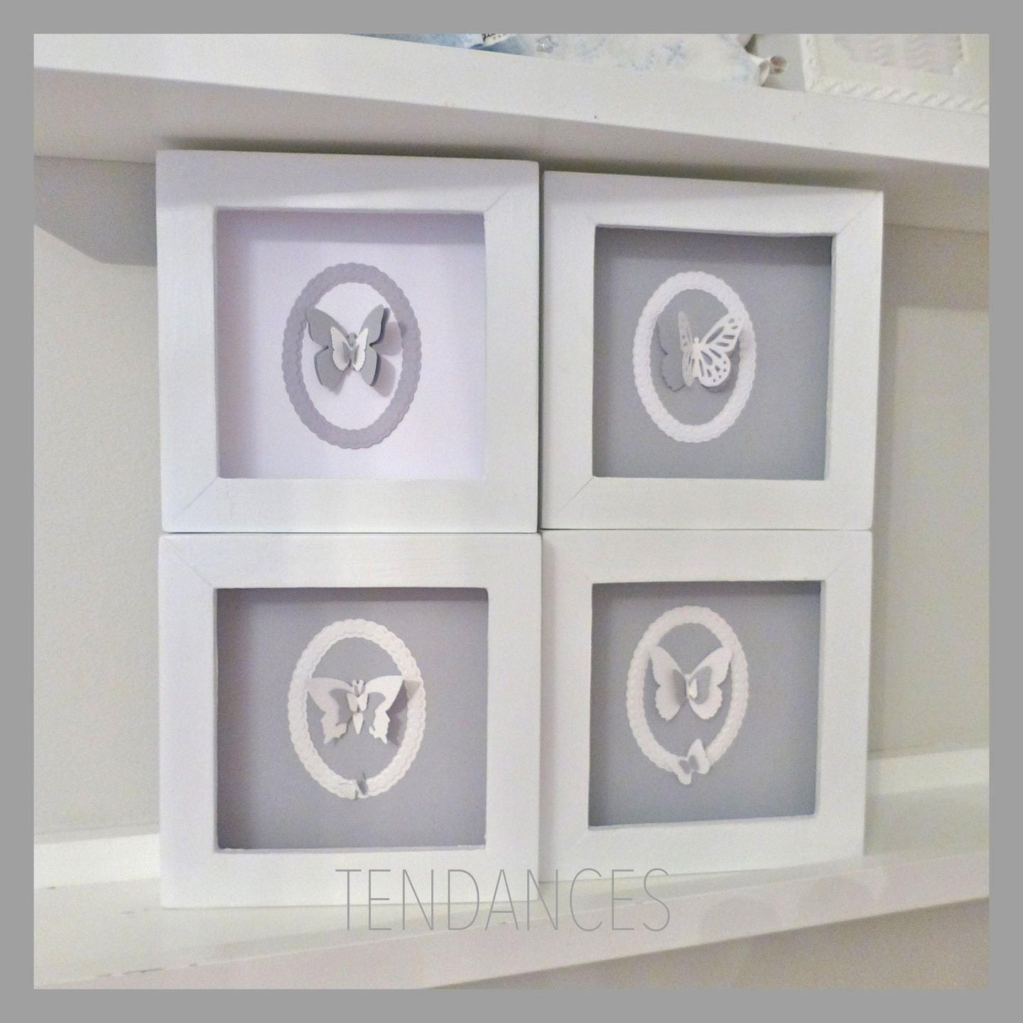 4 Cadres Blanc 14 cm avec Papillons et Gris