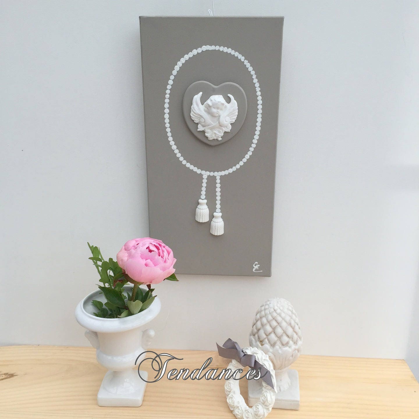 Toile de Couleur Taupe avec Ange Coeur Pompons 20 X 40 cm