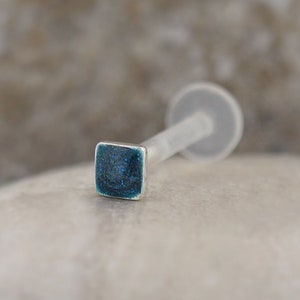 Tragus Helix / 3 mm Quadrat Blau / Labret Conch Knorpel Ohrring mit flacher Rückseite