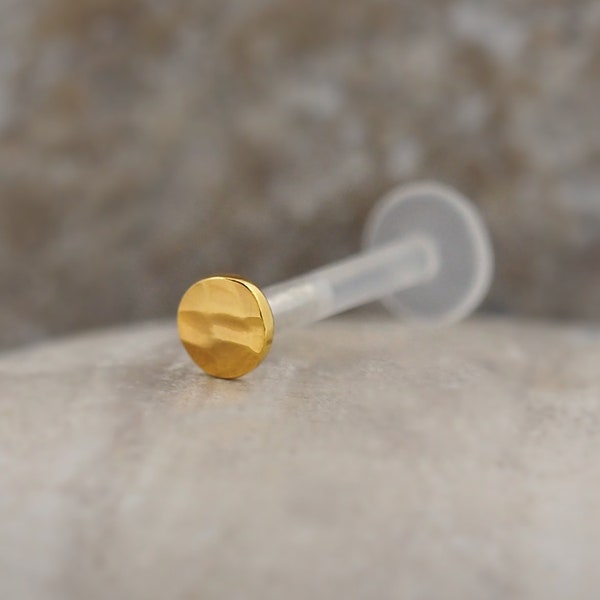 1,2 mm 16G gehämmerter Gold-Labret-Ohrring mit Tragus-Nasenknorpel und flacher Rückseite