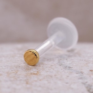 Gold gefüllter Tragus Ohrstecker - 2 mm, 3 mm oder 4 mm gehämmerte Scheibe mit flacher Rückseite - 16G Helix und Knorpel Piercing