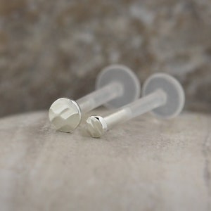 2 stuks flexibele bioplastic Labret Monroe Lip Stud Tragus kraakbeen oorbel piercing 16g one 3mm + one 2mm