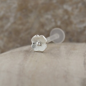 Tragus Earring Flower 16g 1.2mm Bioflex Labret Lip Bar Ring Piercing Ear Cartilage