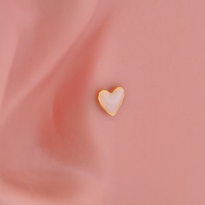 Heart Tragus Piercing Flat Back Earring Gold Stud imagem 5