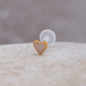 Heart Tragus Piercing Flat Back Earring Gold Stud imagem 3