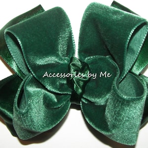 Velvet Hair Bow, Hunter Green Clip, Green Velvet Satin Bow Barrette, Hunter Green Baby Bow, Green Christmas Bow, Girls Dark Forest Green Bow