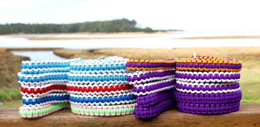 Paracord Dog Leash, Custom Colors with Snap Hook or Carabiner