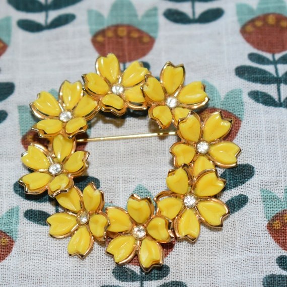 Vintage Spring Time Yellow Floral Rhinestone Broo… - image 1