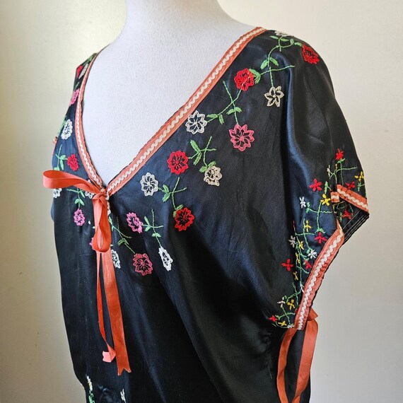 Antique Vintage 20s 30s Black Handmade Embroidere… - image 3