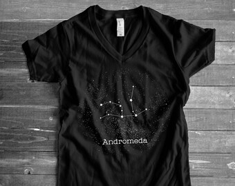 Sternzeichen Shirt Sternzeichen T-Shirt Sternzeichen TShirts für Sie Wissenschaft Geschenke für Sie Wissenschaft Geschenkideen Weltraum Konstellationen