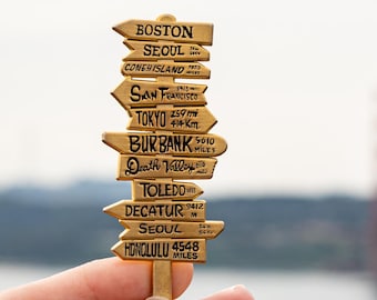 4077 M*A*S*H Signpost Pin