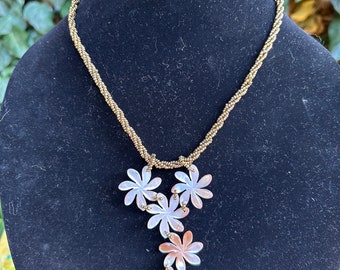 Lovely tiare Tahiti necklace