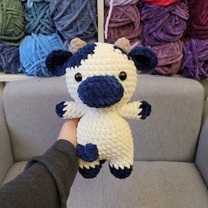 PLUSHIE: Crochet Chubby Cow Amigurumi