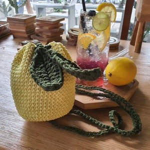 Cotton crochet purse Lemon.