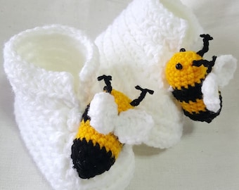 Crochet newborn baby booties "Bee Have"