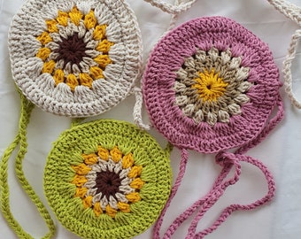 Little girl crochet purse in cotton.