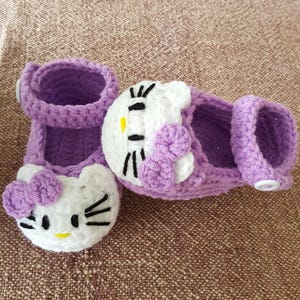 Kitty crochet baby shoes