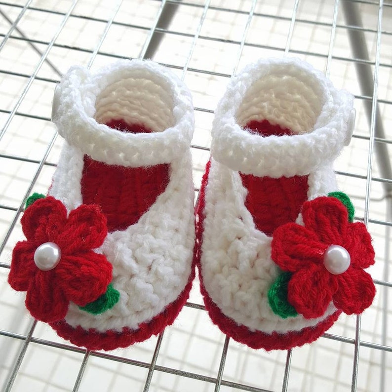 Crochet Newborn Baby Shoes Pearl. - Etsy