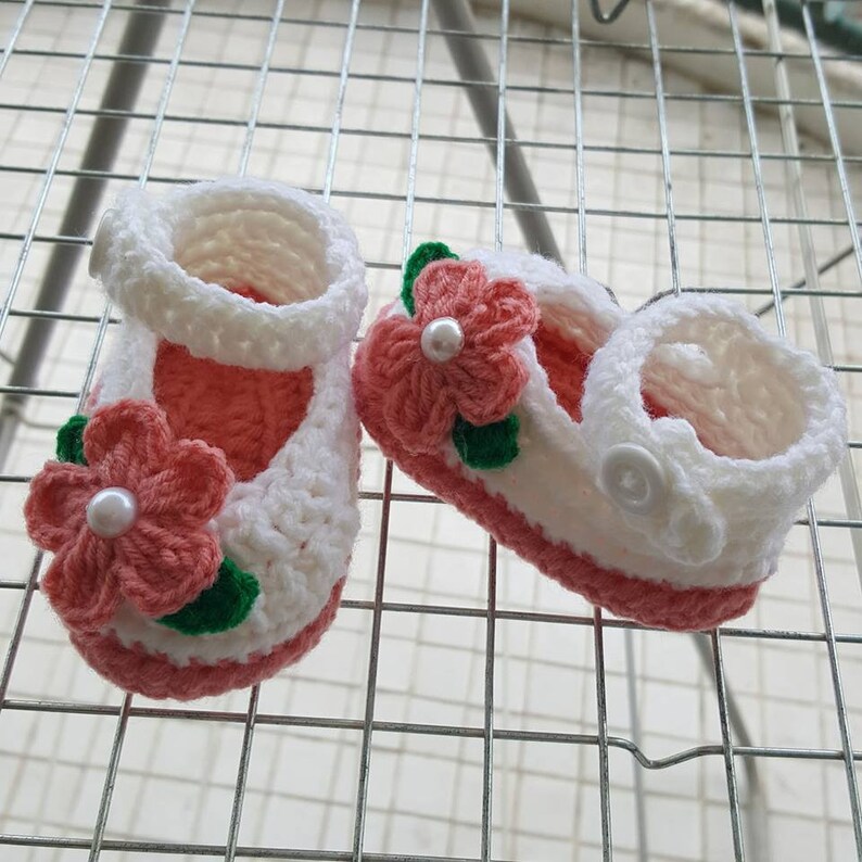 Crochet Newborn Baby Shoes Pearl. - Etsy