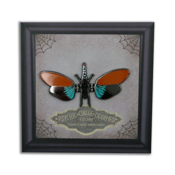 MOVING WINGS- Red nosed lantern fly - moving hard enamel pin