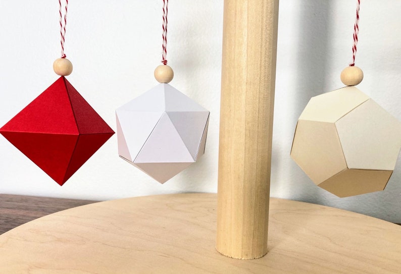 Geometric paper ornaments / set of 3 red & whites