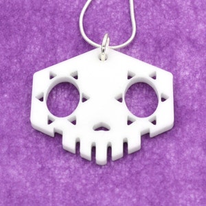 Sombra Skull Necklace image 1