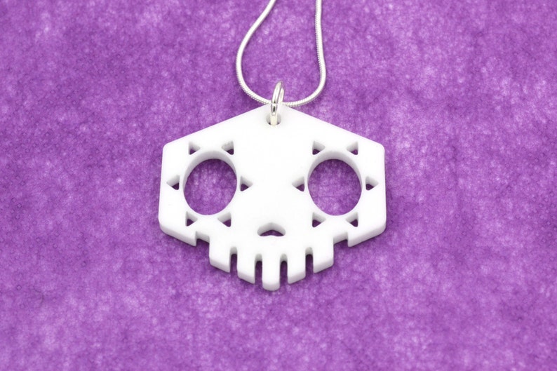 Sombra Skull Necklace image 1