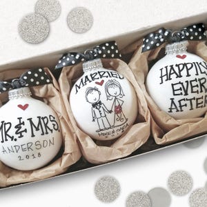 Mr & Mrs Ornament Set for Newlyweds Gift Custom Married Christmas Bulb Personalized Mr Mrs Wedding Gift Bride Groom Keepsake for the Couple