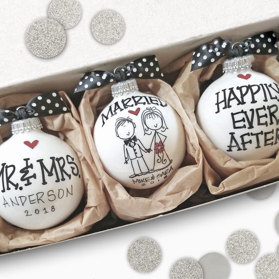 Mr & Mrs Ornament Set for Newlyweds Gift Custom Married Christmas Bulb Personalized Mr Mrs Wedding Gift Bride Groom Keepsake for the Couple