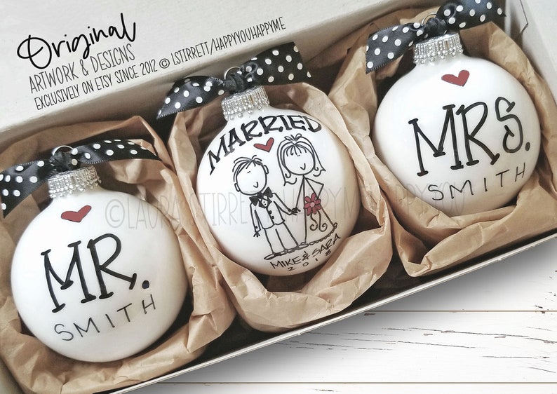 Wedding Gift, Gift for Couple, Married Ornament, Mr&Mrs Ornaments, Custom Wedding Gift, Bridal Shower Gift, Wedding Christmas Ornaments