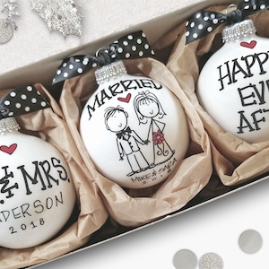 Mr & Mrs Ornament Set for Newlyweds Gift Custom Married Christmas Bulb Personalized Mr Mrs Wedding Gift Bride Groom Keepsake for the Couple