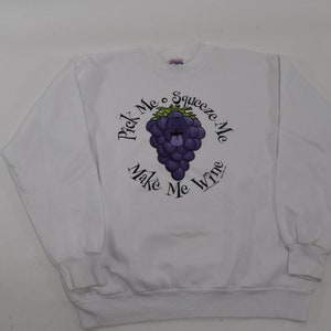 Super Funny Vintage 1999 Wine / Wine Making Crewneck Sweatshirt
