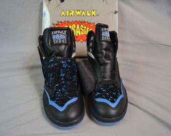 Way Cool Vintage 90's AIRWALK Disaster Series Blue Speckled Suede