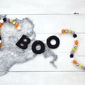 Halloween Felt Garland - BOO Halloween Garland, Felt Ball Garlands, Halloween Signs, Halloween Decoration, Halloween Party, BOO Garland