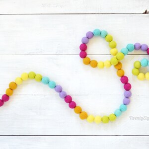 Rainbow Felt Ball Garland - Felt Ball Garland, Rainbow Decor, Rainbow Banner, Kids Room Decor, Rainbow Garland, Rainbow Party decor, Garland