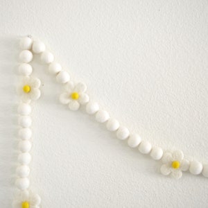 Felt Daisy Garland | Daisy Felt Garland | Boho Garland Decor | Boho Room Decor | Daisy Party Decor |  70&quot;s Retro Decor | Felt Garland