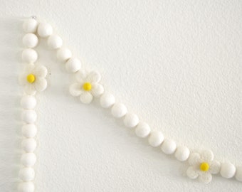 Felt Daisy Garland | Daisy Felt Garland | Boho Garland Decor | Boho Room Decor | Daisy Party Decor |  70"s Retro Decor | Felt Garland
