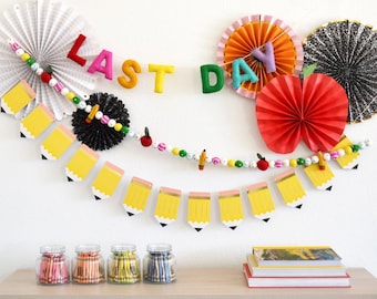 Last Day of School Felt Banner | End of School Garland | School Celebration Decor | Classroom Decor | Teacher Decoration | School Photo Prop