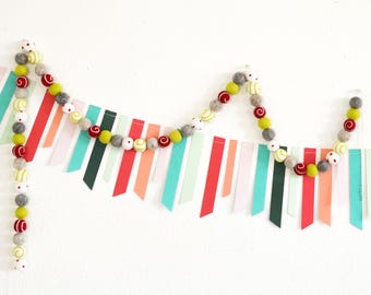 Christmas Felt Garland | Christmas Garland | Garland | Christmas Decor| Christmas Decorations | Holiday Decor | Felt Ball Garland