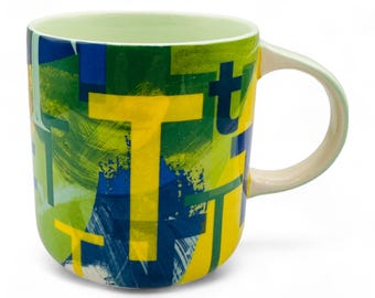 Mok met monogram Anthropologie letter letter 'T' - groen blauw geel