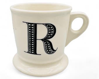 Taza de afeitar Anthropologie Monogram R en blanco con texto en negro