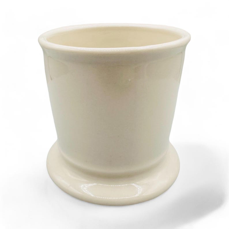 Taza de afeitar Anthropologie Monogram R en blanco con texto en negro imagen 4