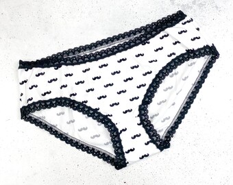 Damen Panty Slip Gr. M L XL | Schnurrbart Moustache | weiß schwarz | Baumwolljersey + Spitze | Handarbeit | deutsche Manufaktur