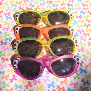 Google Eye Novelty Sunglasses - Colorful Googly Eyes Funky Sun Glasses Shades Yellow Orange Purple Funny Weird