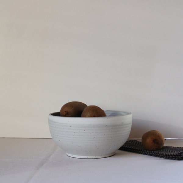 White ceramic bowl, Stoneware bowl, Minimalistic ceramic, Fruit bowl, Hand thrown bowl, White pottery, Serving bowl, Medium size bowl